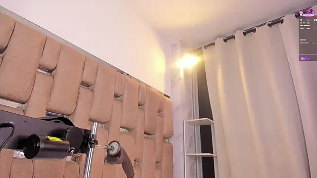 ValentinoMoreti online show from 10/09/25, 03:34