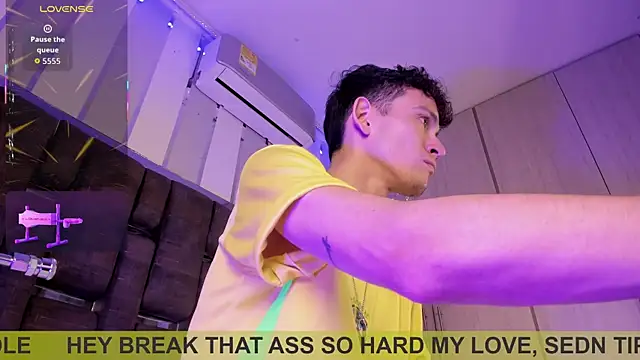 ValentinoMoreti online show from 01/13/26, 06:17