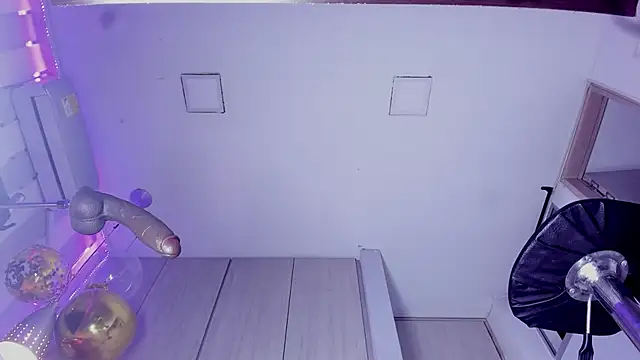 ValentinoMoreti online show from 12/17/25, 05:34