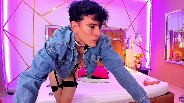 ValentinoMoreti online show from 03/18/25, 05:12