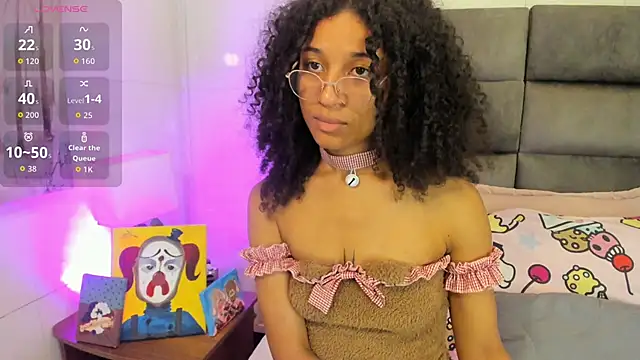 Layla Clarke online show from 10/11/25, 04:02