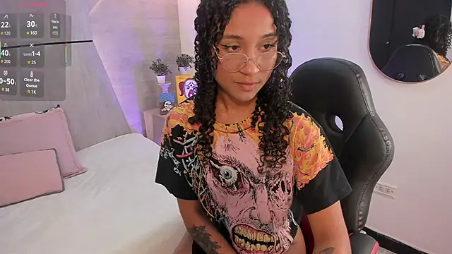 Layla Clarke online show from 01/10/26, 03:46