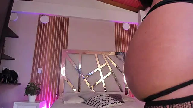 sweetviolet   online show from 01/10/26, 12:22