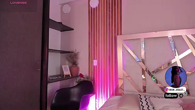 Snapshot of sweetviolet__ chatting on 06/18/26, 12:21 sweetviolet online show from 06/18/26, 12:21