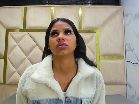 Kendall 6669 online show from 10/24/25, 01:10