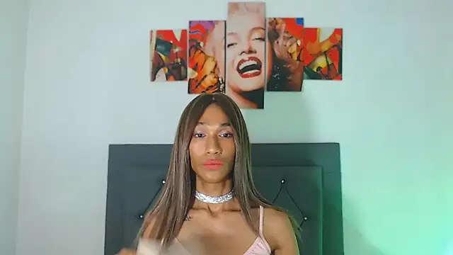 Snapshot of red_veltet chatting on 04/19/26, 06:43 red veltet online show from 04/19/26, 06:43