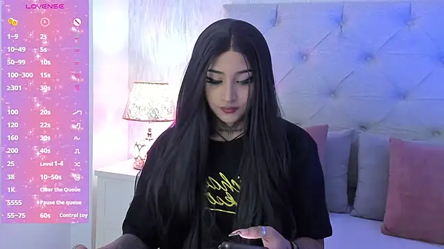 Snapshot of goth_tasha chatting on 04/24/26, 08:33 goth tasha online show from 04/24/26, 08:33