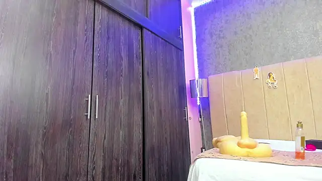 ava-am online show from 11/12/25, 03:43