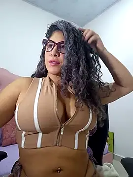 Snapshot of Lilith_30 chatting on 09/09/25, 04:11 Lilith 30 online show from 09/09/25, 04:11