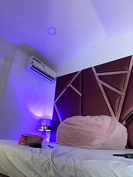 DanielaMedinaa online show from 09/18/25, 08:01