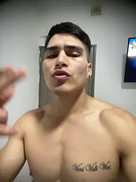 Snapshot of MaxxxSteil chatting on 03/17/25, 08:29 MaxxxSteil online show from 03/17/25, 08:29