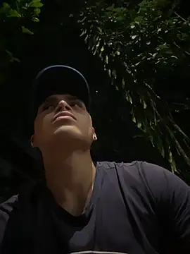 Snapshot of MaxxxSteil chatting on 03/04/25, 11:54 MaxxxSteil online show from 03/04/25, 11:54