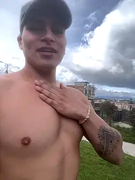 Snapshot of MaxxxSteil chatting on 09/18/25, 09:18 MaxxxSteil online show from 09/18/25, 09:18