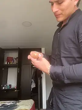 MaxxxSteil online show from 11/01/25, 04:23