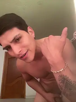 MaxxxSteil online show from 10/31/25, 03:08