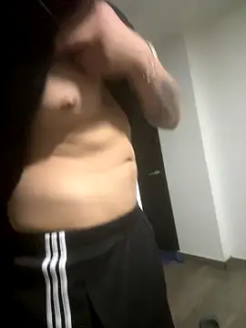 MaxxxSteil online show from 11/04/25, 03:43