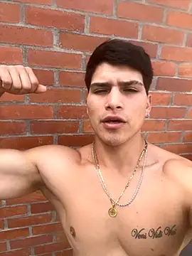 Snapshot of MaxxxSteil chatting on 10/17/25, 01:57 MaxxxSteil online show from 10/17/25, 01:57