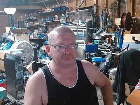 Randomoldguy615 online show from 10/09/25, 12:44