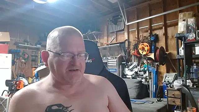 Randomoldguy615 online show from 03/07/26, 04:41