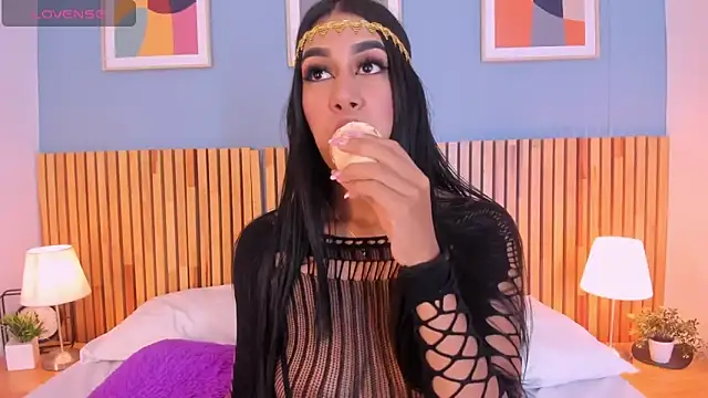 AnnieGibbyns online show from 10/17/25, 08:43