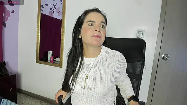 laura hotties online show from 02/05/26, 01:29