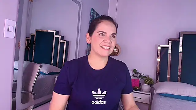 laura hotties online show from 05/31/26, 01:06
