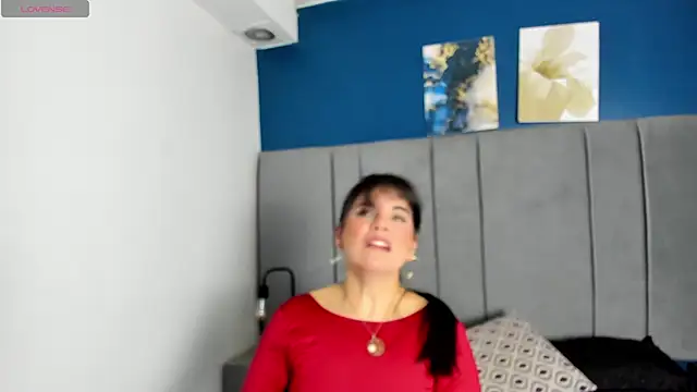 laura hotties online show from 12/18/25, 01:26