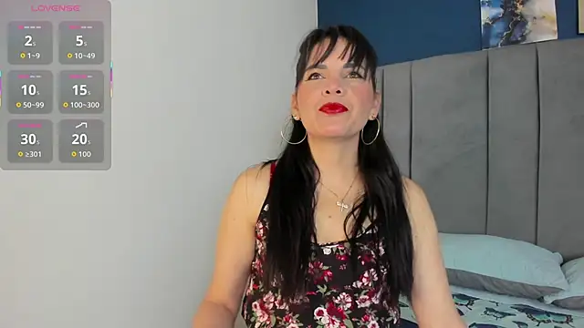 laura hotties online show from 10/16/25, 12:57