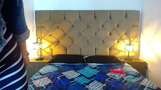 laura hotties online show from 03/21/25, 12:50