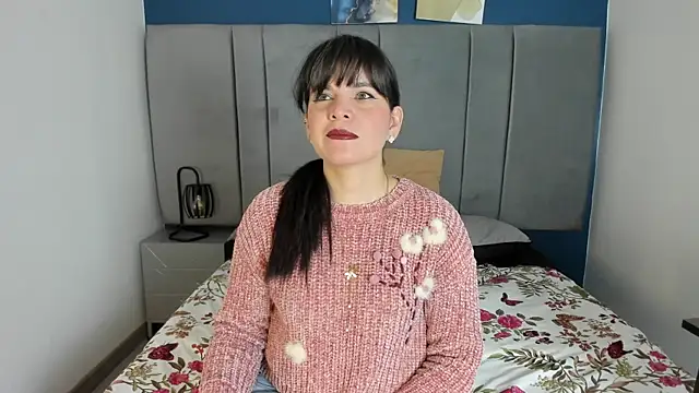 laura hotties online show from 09/10/25, 01:10