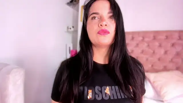 laura hotties online show from 05/23/26, 01:32
