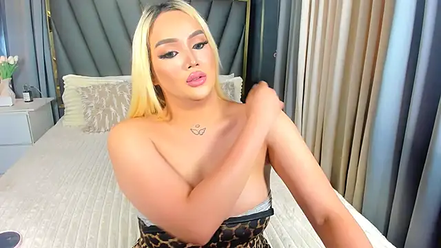 KylieSonique online show from 11/01/25, 03:57