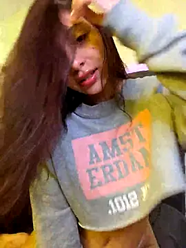Snapshot of Dirty-Bunnyyy chatting on 10/04/25, 08:54 Dirty-Bunnyyy online show from 10/04/25, 08:54