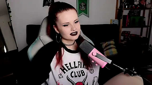 Della Ideal online show from 11/30/25, 06:09