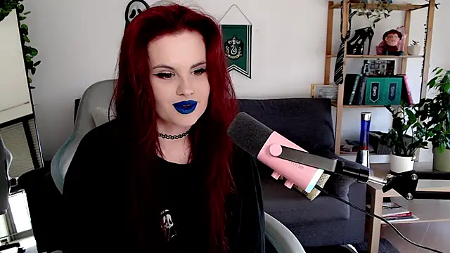 Della Ideal online show from 11/11/25, 09:04