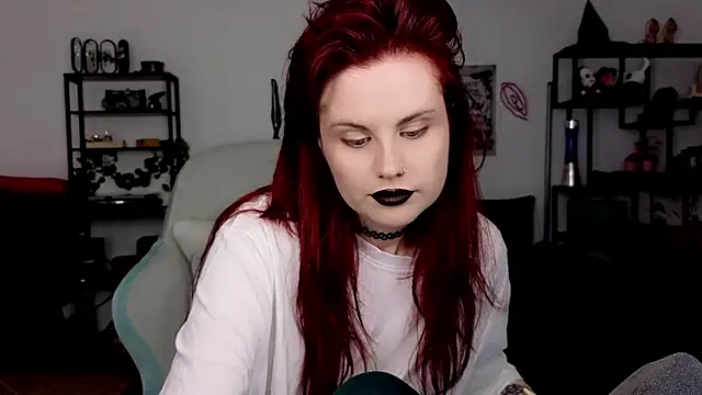 Snapshot of Della_Ideal chatting on 05/20/26, 06:05 Della Ideal online show from 05/20/26, 06:05