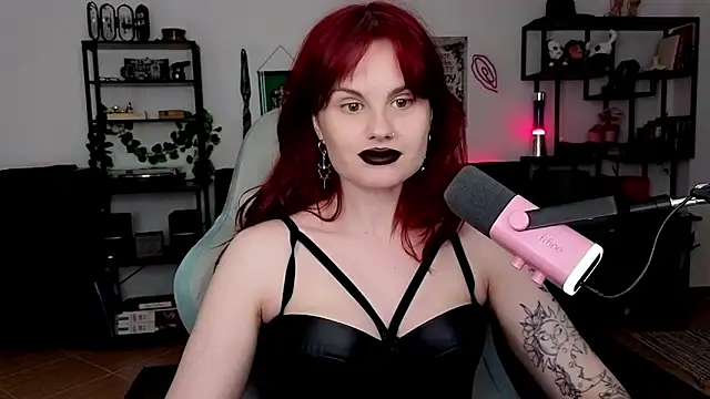 Snapshot of Della_Ideal chatting on 04/19/26, 05:14 Della Ideal online show from 04/19/26, 05:14
