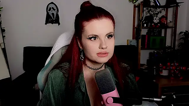 Della Ideal online show from 11/23/25, 05:56