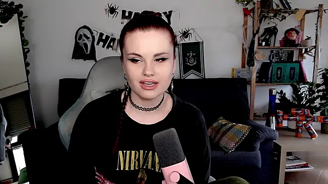 Della Ideal online show from 11/03/25, 09:02