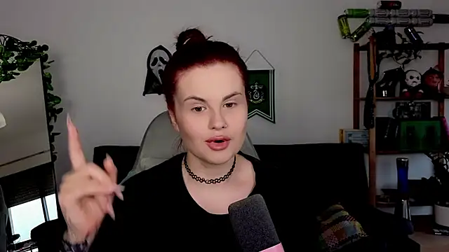 Della Ideal online show from 11/14/25, 09:02