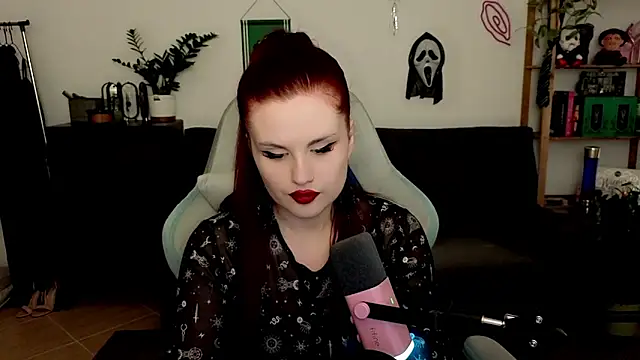 Della Ideal online show from 12/14/25, 05:07