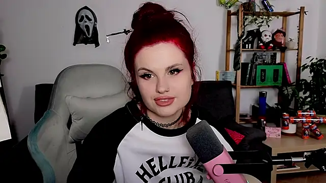 Della Ideal online show from 11/17/25, 04:00