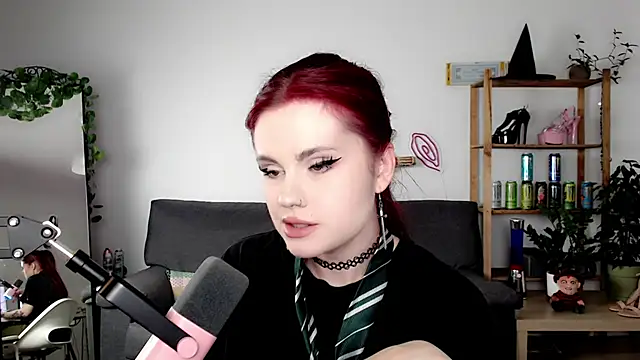 Della Ideal online show from 09/21/25, 06:46