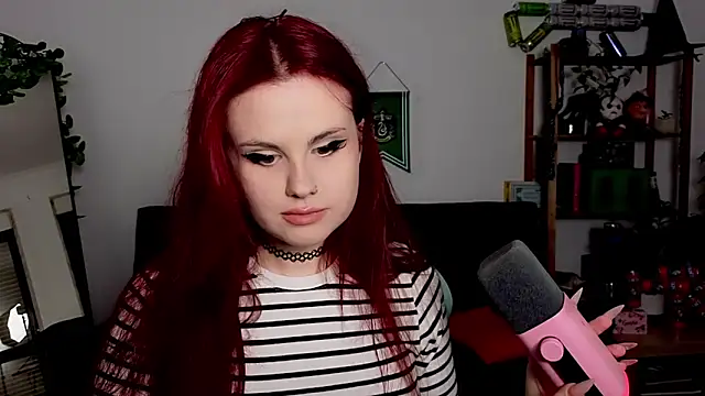 Della Ideal online show from 11/24/25, 06:08