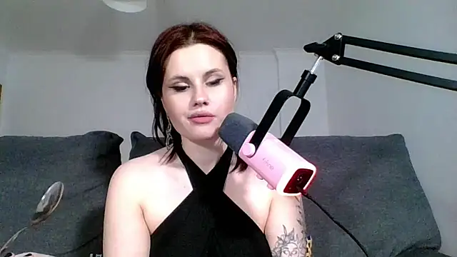 Della Ideal online show from 03/13/25, 09:26