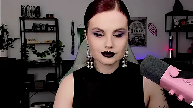 Della Ideal online show from 03/22/26, 06:31