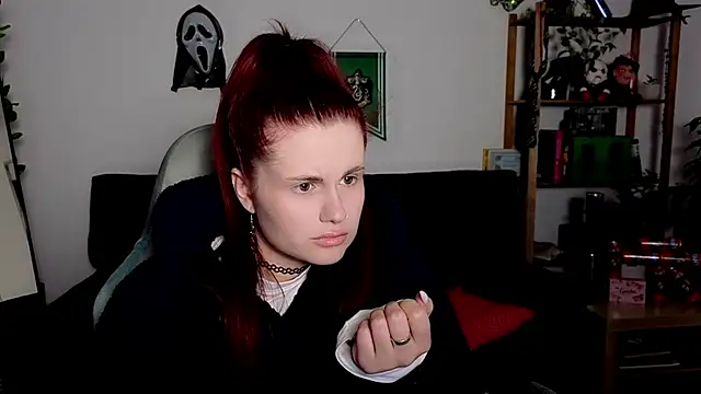 Della Ideal online show from 11/26/25, 05:46