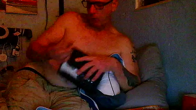 Snapshot of PornStro921 chatting on 03/07/26, 12:28 PornStro921 online show from 03/07/26, 12:28