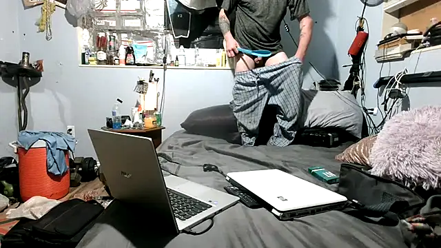 Snapshot of PornStro921 chatting on 12/19/25, 01:53 PornStro921 online show from 12/19/25, 01:53