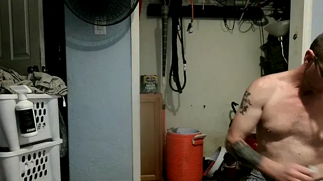 Snapshot of PornStro921 chatting on 12/14/25, 08:09 PornStro921 online show from 12/14/25, 08:09